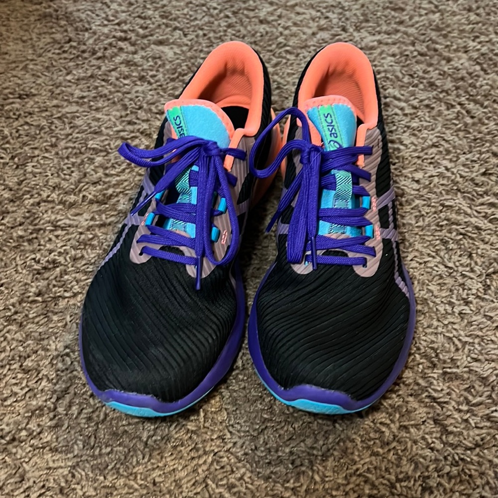 ASICS women’s versablast black/purple/teal/pink running shoes size 11